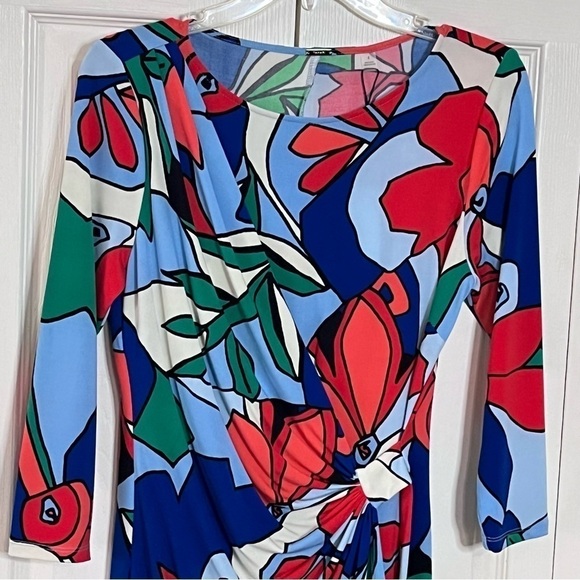 Tahari Floral Faux Wrap Dress Size 6 - Picture 2 of 10